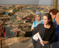 PEOPLE - Angelina Jolie besucht grÃ¶sstes FlÃ¼chtlingslager der Welt