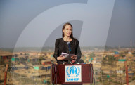 PEOPLE - Angelina Jolie besucht grÃ¶sstes FlÃ¼chtlingslager der Welt