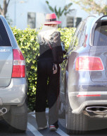 PEOPLE - Laeticia Hallyday bummelt mit ihrer Mutter in Los Angeles
