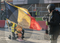 NEWS - Zehntausende Gelbwesten protestieren in Frankreich