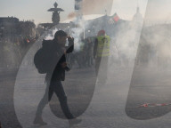 NEWS - Zehntausende Gelbwesten protestieren in Frankreich