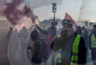 NEWS - Zehntausende Gelbwesten protestieren in Frankreich