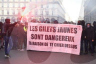NEWS - Zehntausende Gelbwesten protestieren in Frankreich