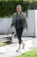 EXKLUSIV - Jamie Chung joggt durch die Nachbarschaft