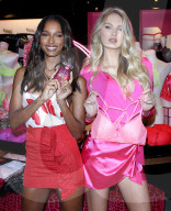 PEOPLE - Die Victoria's Secret Angels feiern die "Selbstliebe"