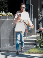 PEOPLE - Lea Michele und Freund Zandy in Beverly Hills unterwegs