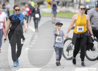 PEOPLE - Jennifer Garner joggt mit den Kids für den Guten Zweck