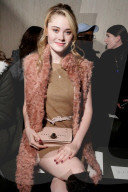 PEOPLE - Promis bei der Longchamp Modenschau in New York