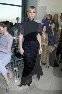 PEOPLE - Promis bei der Christian Siriano Modenschau
