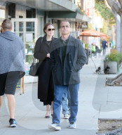 EXKLUSIV - Angelina bummelt mit den Klein Vivienne in Larchmont