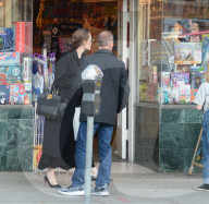 EXKLUSIV - Angelina bummelt mit den Klein Vivienne in Larchmont