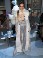 PEOPLE - Promis bei der 3.1 Phillip Lim Modenschau in New York