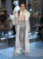 PEOPLE - Promis bei der 3.1 Phillip Lim Modenschau in New York