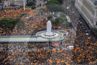 NEWS - Zehntausende Spanier demonstrieren gegen die sozialistische Minderheitsregierung