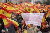 NEWS - Zehntausende Spanier demonstrieren gegen die sozialistische Minderheitsregierung