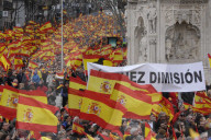 NEWS - Zehntausende Spanier demonstrieren gegen die sozialistische Minderheitsregierung