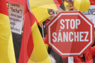 NEWS - Zehntausende Spanier demonstrieren gegen die sozialistische Minderheitsregierung