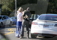 EXKLUSIV - Kate Hudson und Danny Fujikawa mit Baby Rani in Santa Monica unterwegs