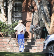 EXKLUSIV - Kate Hudson und Danny Fujikawa mit Baby Rani in Santa Monica unterwegs