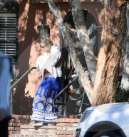 EXKLUSIV - Kate Hudson und Danny Fujikawa mit Baby Rani in Santa Monica unterwegs