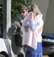 EXKLUSIV - Kate Hudson und Danny Fujikawa mit Baby Rani in Santa Monica unterwegs