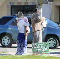 EXKLUSIV - Kate Hudson und Danny Fujikawa mit Baby Rani in Santa Monica unterwegs