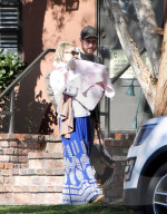 EXKLUSIV - Kate Hudson und Danny Fujikawa mit Baby Rani in Santa Monica unterwegs