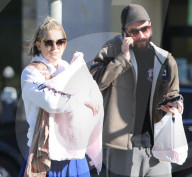 EXKLUSIV - Kate Hudson und Danny Fujikawa mit Baby Rani in Santa Monica unterwegs