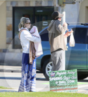 EXKLUSIV - Kate Hudson und Danny Fujikawa mit Baby Rani in Santa Monica unterwegs