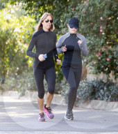 PEOPLE - Reese Witherspoon joggt durch die Nachbarschaft