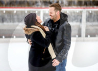 FEATURE - Zum Valentinstag gab es einen Hochzeitsantrag am Rockefeller Center 