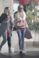 PEOPLE - Spindeldürre Tara Reid in Hollywood unterwegs