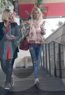 PEOPLE - Spindeldürre Tara Reid in Hollywood unterwegs