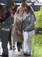 EXKLUSIV - Reese Witherspoon auf dem Set von Jennifer Anistons neuer TV Show