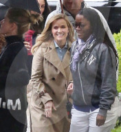 EXKLUSIV - Reese Witherspoon auf dem Set von Jennifer Anistons neuer TV Show