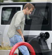 PEOPLE - Jennifer Garner's Freund John Miller gönnt sich ein Red Bull