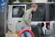PEOPLE - Jennifer Garner's Freund John Miller gönnt sich ein Red Bull