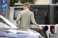 PEOPLE - Jennifer Garner's Freund John Miller gönnt sich ein Red Bull