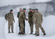 PEOPLE - Prinz Harry besucht britische Truppen beim Manöver Clockwork in Norwegen (weitere Bilder)