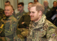 PEOPLE - Prinz Harry besucht britische Truppen beim Manöver Clockwork in Norwegen (weitere Bilder)