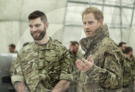PEOPLE - Prinz Harry besucht britische Truppen beim Manöver Clockwork in Norwegen (weitere Bilder)