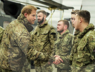 PEOPLE - Prinz Harry besucht britische Truppen beim Manöver Clockwork in Norwegen (weitere Bilder)