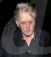 PEOPLE - Michael Douglas kämpft mit einem Augenleiden