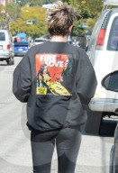 PEOPLE - Kristen Stewart und Freundin holen sich einen gesunden Saft