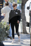 PEOPLE - Kristen Stewart und Freundin holen sich einen gesunden Saft