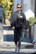 PEOPLE - Kristen Stewart und Freundin holen sich einen gesunden Saft