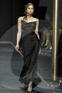 PEOPLE - Irina Shayk bei der Versace Modenschau in Mailand