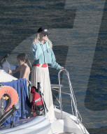 PEOPLE - Laeticia Hallyday geniesst mit den Kids die Ferien auf St.Barths