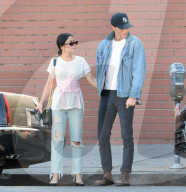 PEOPLE - Vanessa Hudgens luncht mit Freund Austin in Los Angeles