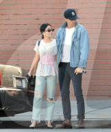 PEOPLE - Vanessa Hudgens luncht mit Freund Austin in Los Angeles